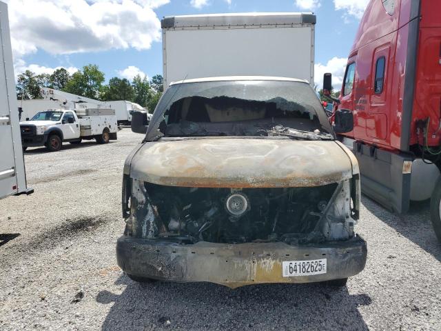 1GB0GRFP8J1339822 - 2018 CHEVROLET EXPRESS G3 WHITE photo 5