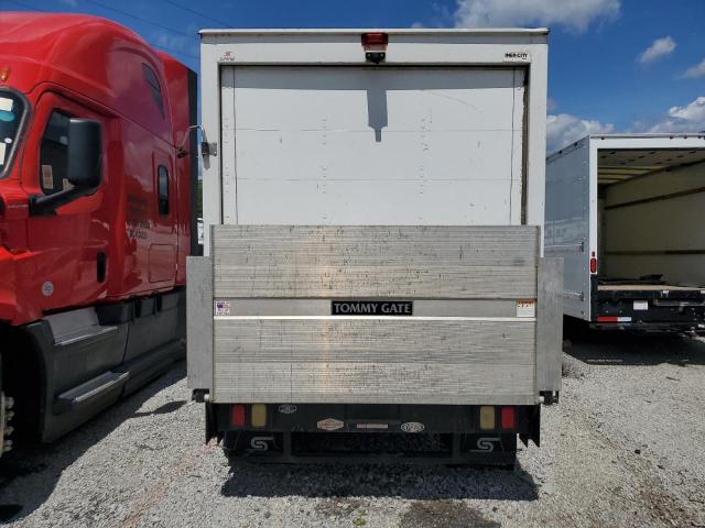 1GB0GRFP8J1339822 - 2018 CHEVROLET EXPRESS G3 WHITE photo 6