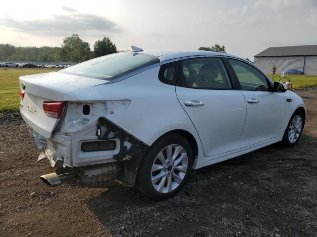 5XXGT4L38JG265915 - 2018 KIA OPTIMA LX WHITE photo 3