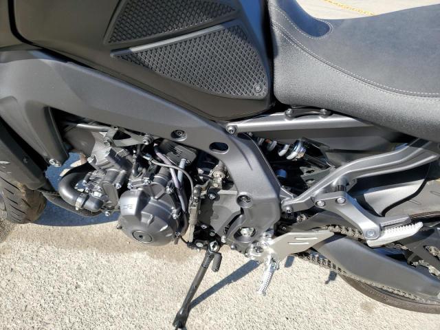 JYARN71Y4PA000802 - 2023 YAMAHA MT09 C BLACK photo 7