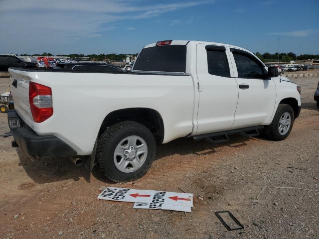 5TFUW5F18JX730759 - 2018 TOYOTA TUNDRA DOUBLE CAB SR/SR5 WHITE photo 3