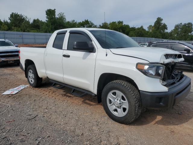5TFUW5F18JX730759 - 2018 TOYOTA TUNDRA DOUBLE CAB SR/SR5 WHITE photo 4