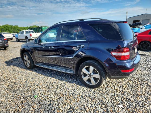 4JGBB8GB1BA669136 - 2011 MERCEDES-BENZ ML 350 4MATIC BLUE photo 2