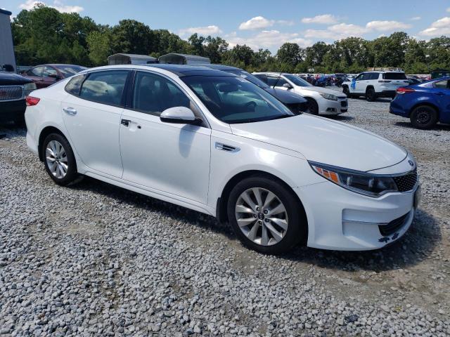 5XXGU4L35GG090609 - 2016 KIA OPTIMA EX WHITE photo 4