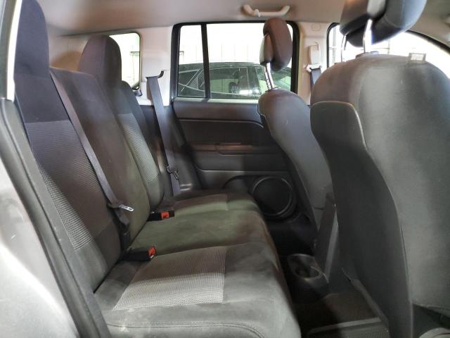 1C4NJDBB2FD283138 - 2015 JEEP COMPASS SPORT 银色 照片 11