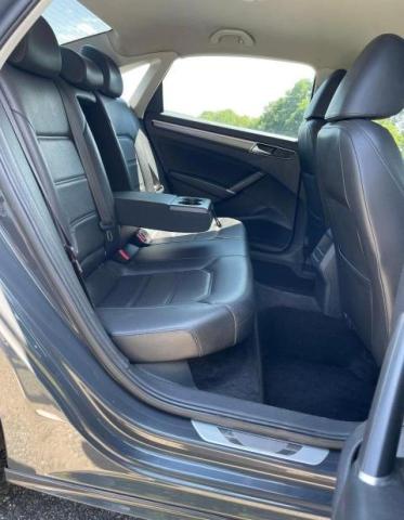 1VWDT7A32HC064879 - 2017 VOLKSWAGEN PASSAT R-LINE Grau Foto 6