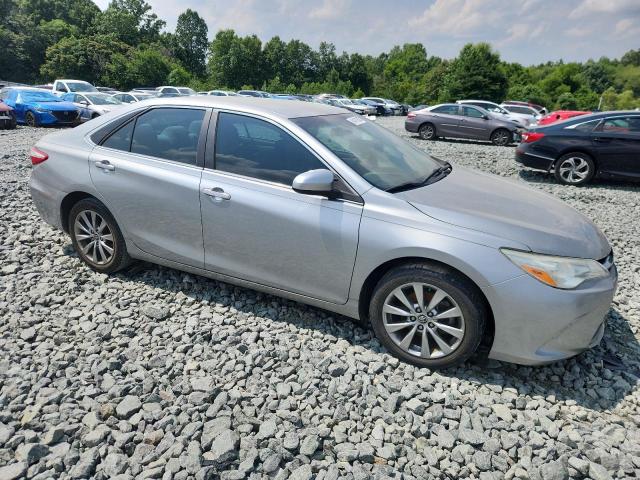 4T1BF1FK9FU097721 - 2015 TOYOTA CAMRY LE Gümüş foto 4