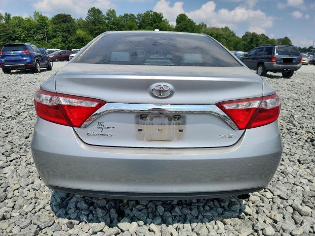 4T1BF1FK9FU097721 - 2015 TOYOTA CAMRY LE Gümüş foto 6