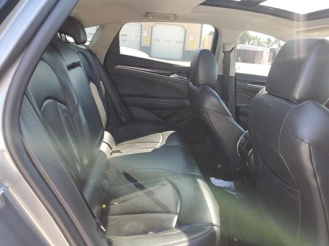 1G4ZP5SZ9JU135849 - 2018 BUICK LACROSSE ESSENCE ნაცრისფერი ფოტო 10