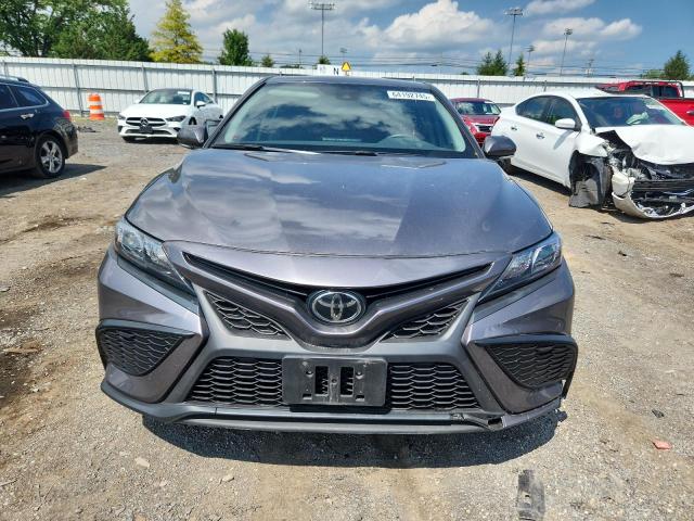 4T1G11AKXPU176778 - 2023 TOYOTA CAMRY SE NIGHT SHADE GRAY photo 5