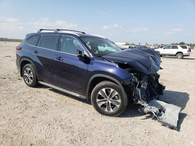 5TDGZRAH0NS136078 - 2022 TOYOTA HIGHLANDER XLE Կապույտ լուսանկար 4