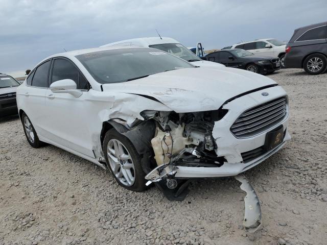 3FA6P0H77GR385211 - 2016 FORD FUSION SE WHITE photo 4