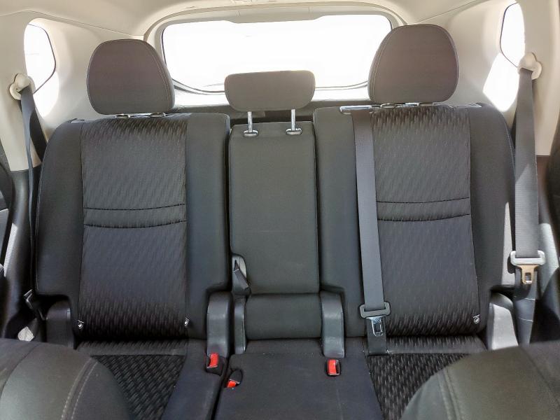 KNMAT2MV6JP521956 - 2018 NISSAN ROGUE S ნაცრისფერი ფოტო 10