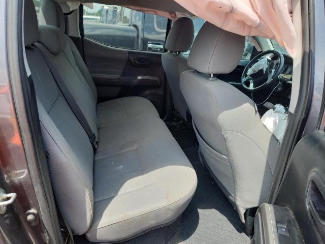 5TFAZ5CNXJX059211 - 2018 TOYOTA TACOMA DOUBLE CAB ნაცრისფერი ფოტო 10