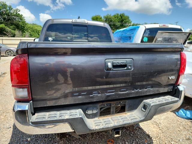 5TFAZ5CNXJX059211 - 2018 TOYOTA TACOMA DOUBLE CAB ნაცრისფერი ფოტო 6