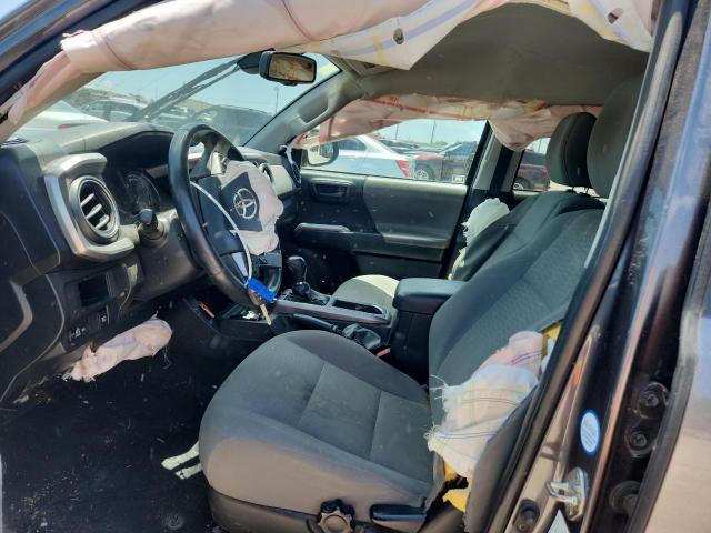 5TFAZ5CNXJX059211 - 2018 TOYOTA TACOMA DOUBLE CAB ნაცრისფერი ფოტო 7