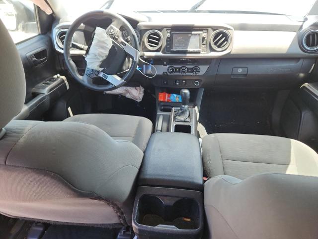 5TFAZ5CNXJX059211 - 2018 TOYOTA TACOMA DOUBLE CAB ნაცრისფერი ფოტო 8