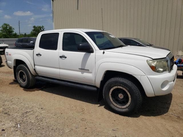 5TFJU4GN6BX003920 - 2011 TOYOTA TACOMA DOUBLE CAB PRERUNNER WHITE photo 4