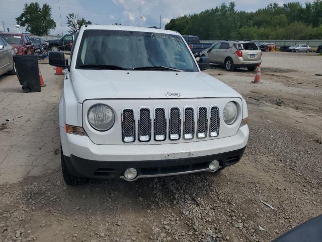 1J4NT4GB1BD288824 - 2011 JEEP PATRIOT LATITUDE WHITE photo 5