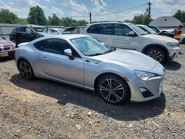 JF1ZNAA10F9704134 - 2015 TOYOTA SCION FR-S SILVER photo 4