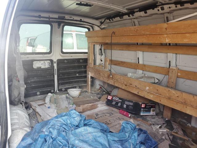 1GCWGAFG5J1904969 - 2018 CHEVROLET EXPRESS G2 WHITE photo 10