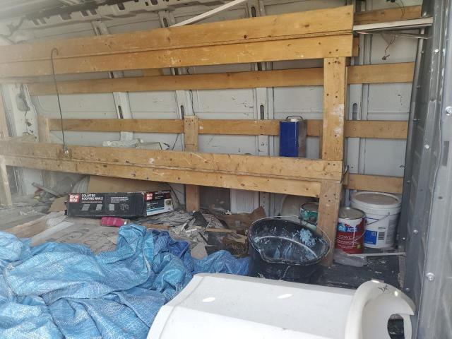 1GCWGAFG5J1904969 - 2018 CHEVROLET EXPRESS G2 WHITE photo 11