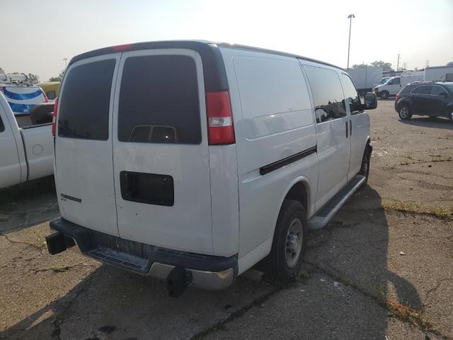 1GCWGAFG5J1904969 - 2018 CHEVROLET EXPRESS G2 WHITE photo 3