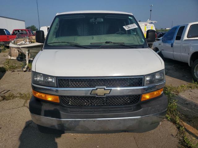 1GCWGAFG5J1904969 - 2018 CHEVROLET EXPRESS G2 WHITE photo 5