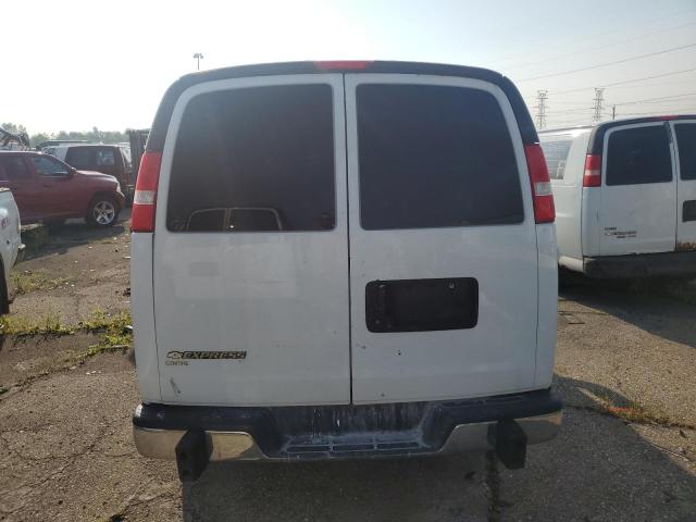 1GCWGAFG5J1904969 - 2018 CHEVROLET EXPRESS G2 WHITE photo 6