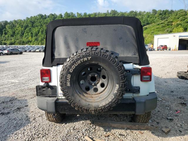 1C4BJWEG1EL322781 - 2014 JEEP WRANGLER U SAHARA WHITE photo 6