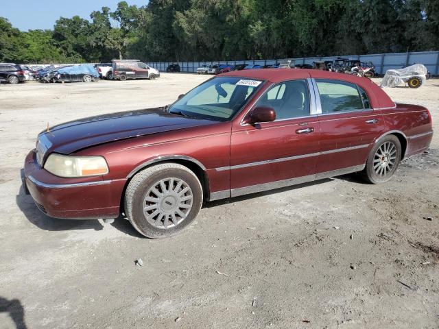1LNHM81W94Y633138 - 2004 LINCOLN TOWN CAR EXECUTIVE BURGUNDY photo 1