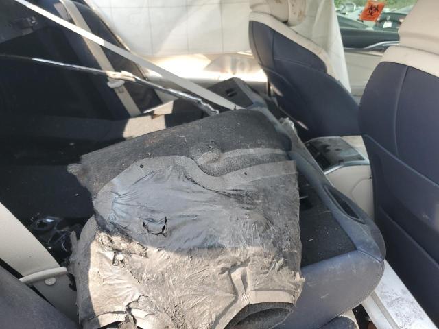 WBAGV8C05LCE26909 - 2020 BMW M850XI GRAY photo 10