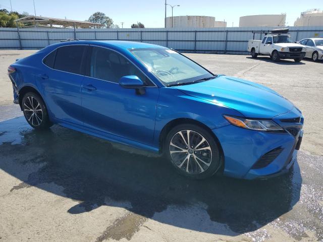 4T1B11HK5KU160562 - 2019 TOYOTA CAMRY L BLUE photo 4