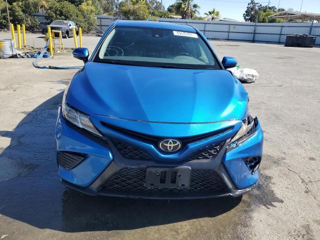 4T1B11HK5KU160562 - 2019 TOYOTA CAMRY L BLUE photo 5