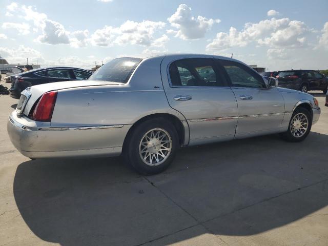 1LNHM83W6YY765244 - 2000 LINCOLN TOWN CARTIER SILVER photo 3