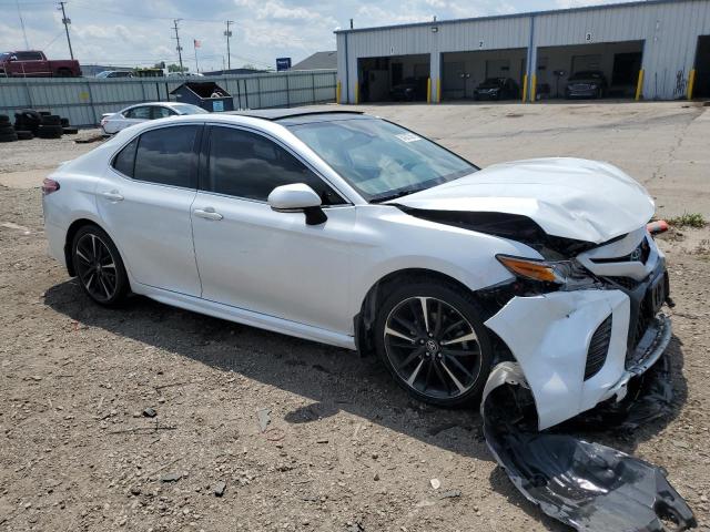 4T1B61HK5KU826837 - 2019 TOYOTA CAMRY XSE თეთრი ფოტო 4