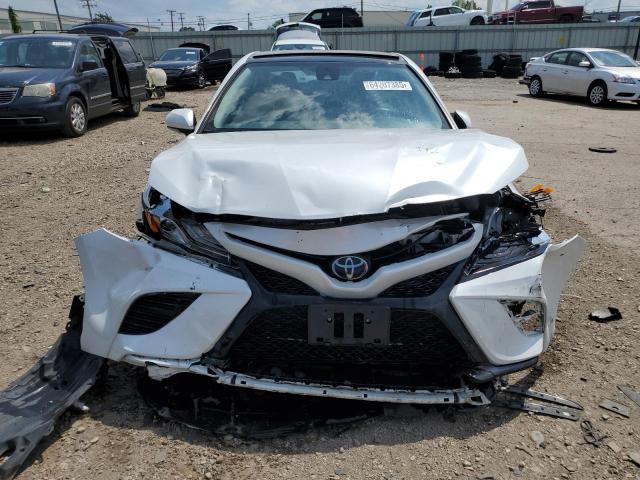 4T1B61HK5KU826837 - 2019 TOYOTA CAMRY XSE თეთრი ფოტო 5