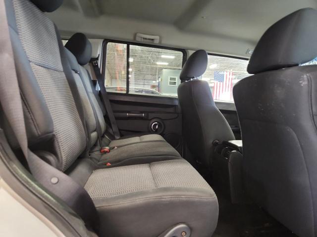 1J4RG4GK4AC157137 - 2010 JEEP COMMANDER SPORT თეთრი ფოტო 11