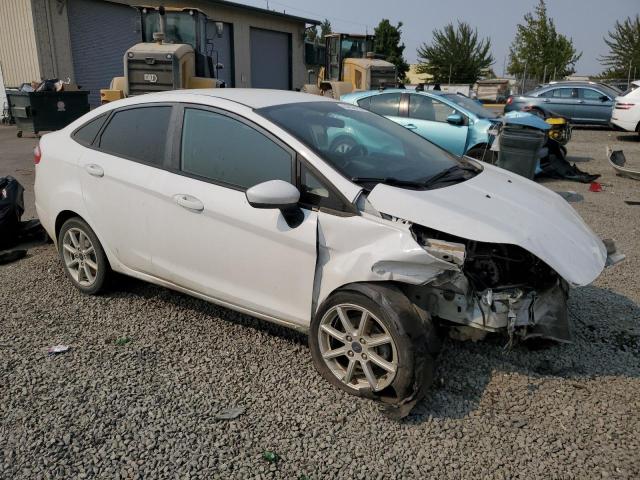 3FADP4BJ8KM143908 - 2019 FORD FIESTA SE WHITE photo 4