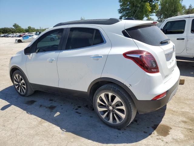 KL4CJBSB8JB577332 - 2018 BUICK ENCORE PREFERRED II WHITE photo 2