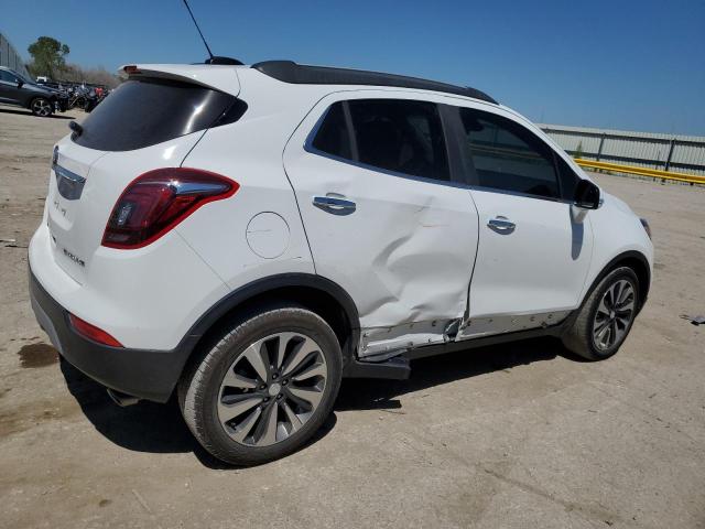 KL4CJBSB8JB577332 - 2018 BUICK ENCORE PREFERRED II WHITE photo 3