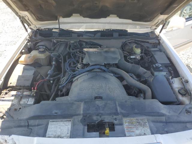 1LNLM82W1TY634775 - 1996 LINCOLN TOWN CAR SIGNATURE თეთრი ფოტო 11