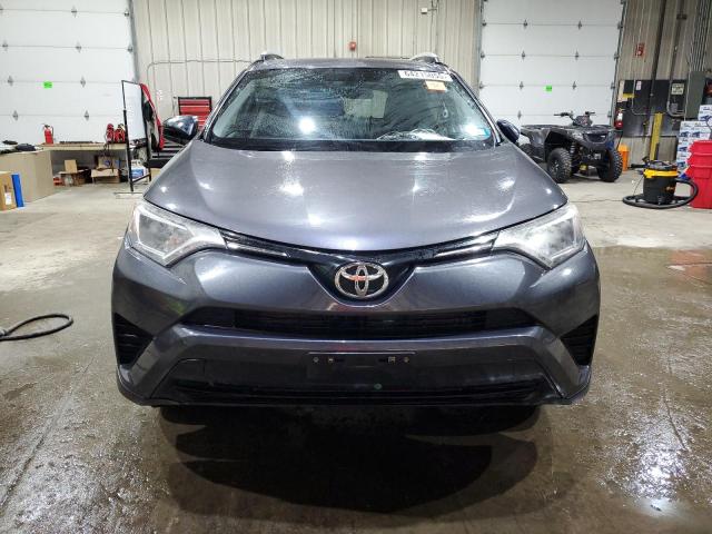 JTMBFREV9GJ072223 - 2016 TOYOTA RAV4 LE 灰色 照片 5