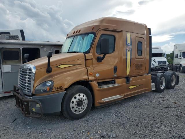 3AKJGLDR2JSHU4743 - 2018 FREIGHTLINER CASCADIA 1 Or photo 2