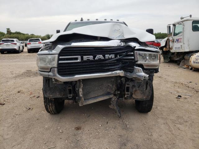 3C63RRHL4KG547669 - 2019 RAM 3500 BIG HORN WHITE photo 5