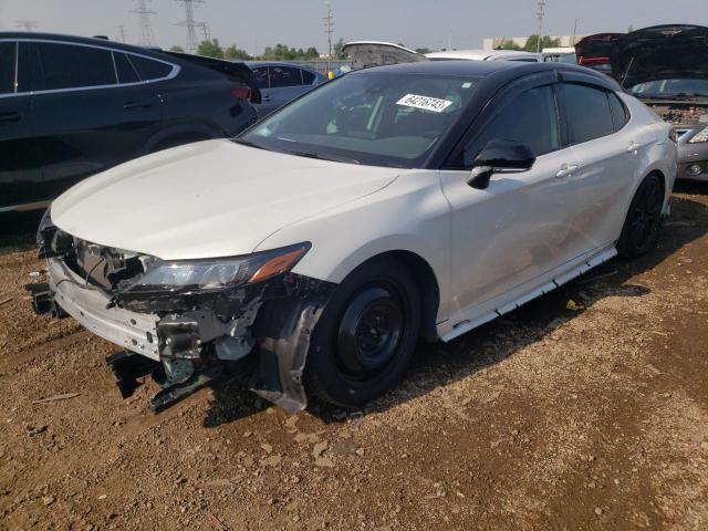 4T1KZ1AK8NU064366 - 2022 TOYOTA CAMRY TRD WHITE photo 1