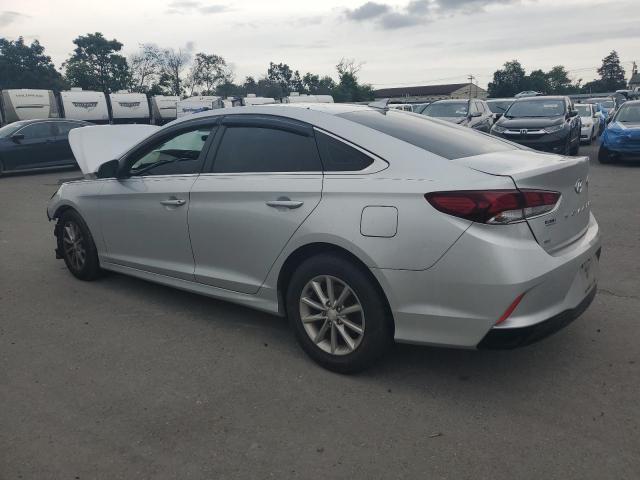 5NPE24AFXJH685641 - 2018 HYUNDAI SONATA SE SILVER photo 2