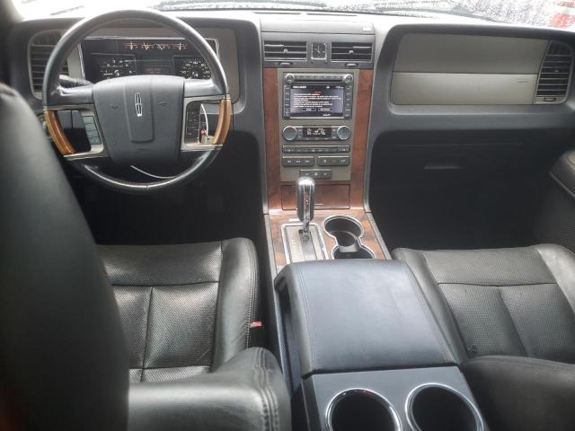 5LMJJ2J50BEJ03408 - 2011 LINCOLN NAVIGATOR BLACK photo 8