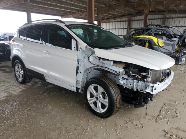 1FMCU0GX1GUB36592 - 2016 FORD ESCAPE SE WHITE photo 4