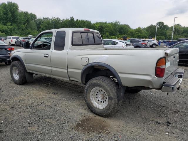 4TAWN72N0YZ617429 - 2000 TOYOTA TACOMA XTRACAB SILVER photo 2